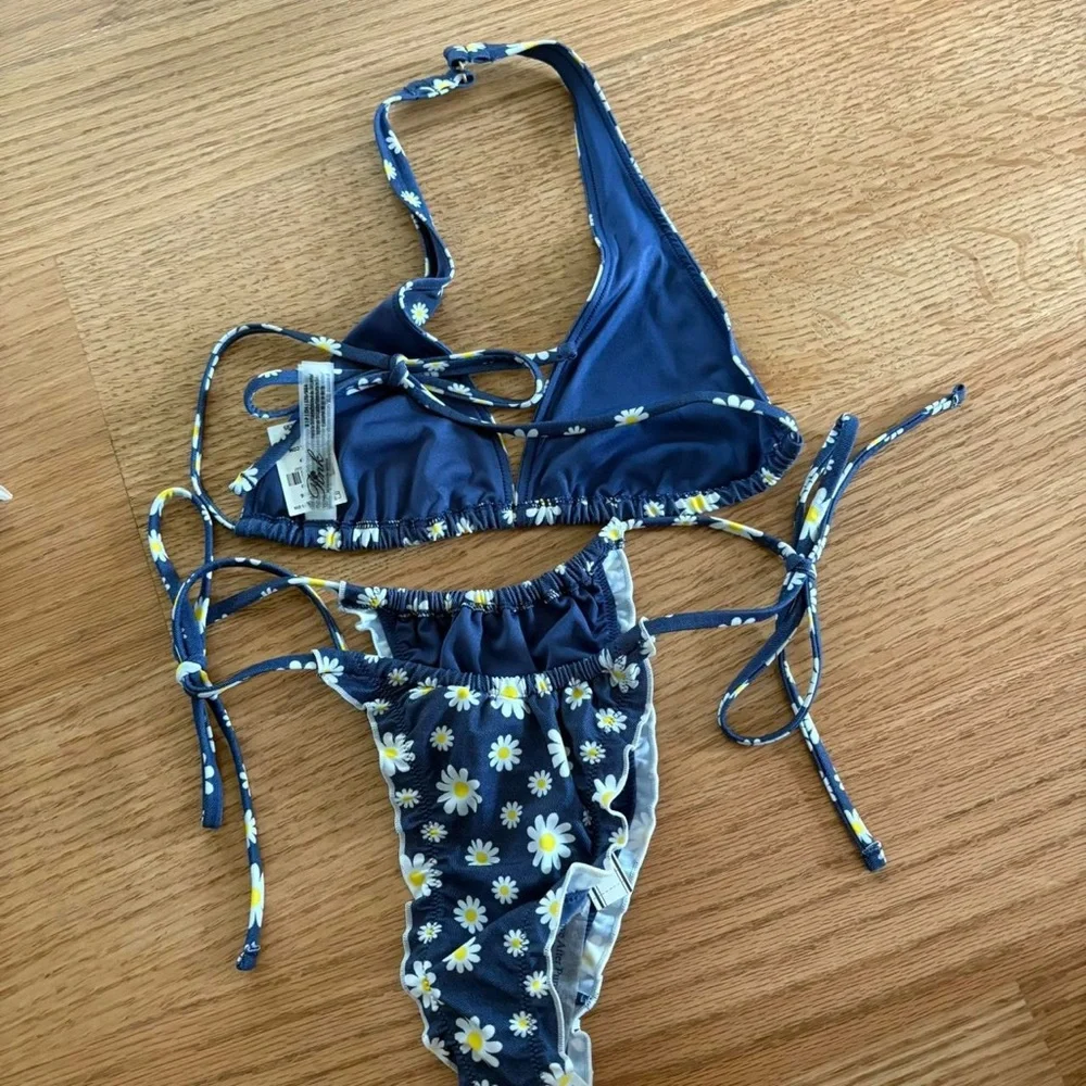 Frankie’s bikinis set